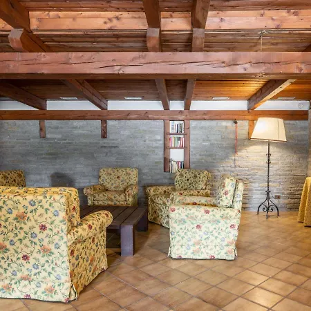 Appartement Locazione Turistica La Piazza Deluxe-4 *